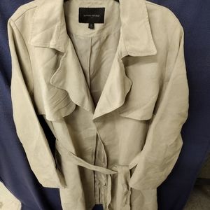 Banana Republic Ladies Suede Tan X-LARGE XL Trench Coat Used